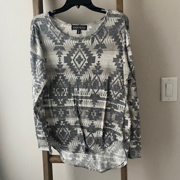 Almost Famous Tops - NWOT - long sleeve causal top